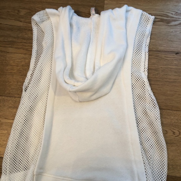 !!NWT!! FREE PEOPLE MOVEMENT TOP! - Picture 4 of 5